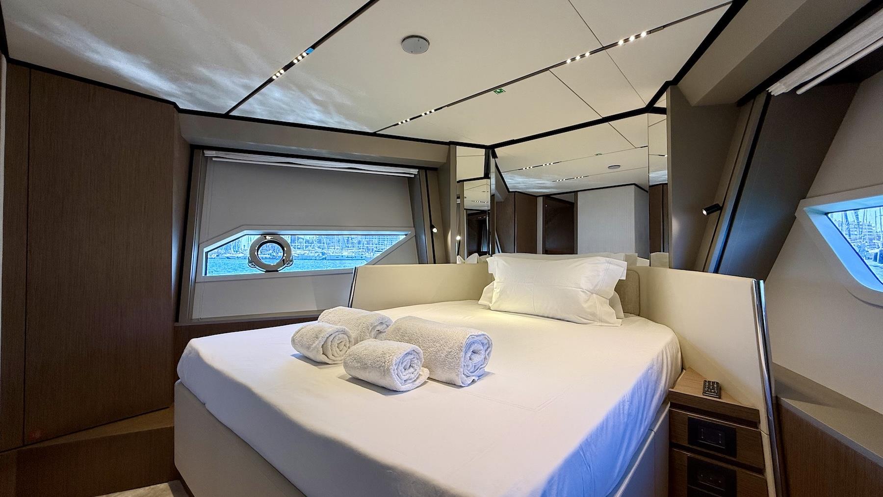 2024 FERRETTI YACHTS 720 